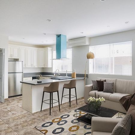 New Luxury Hollywood Sign View- Condo Los Angeles Exterior photo