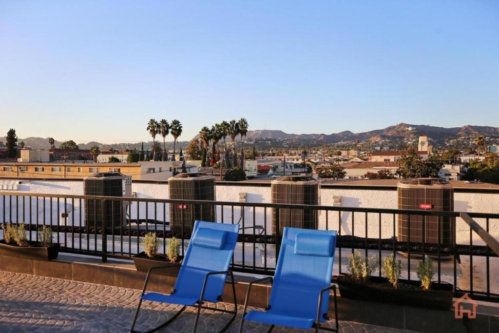 New Luxury Hollywood Sign View- Condo Los Angeles Exterior photo